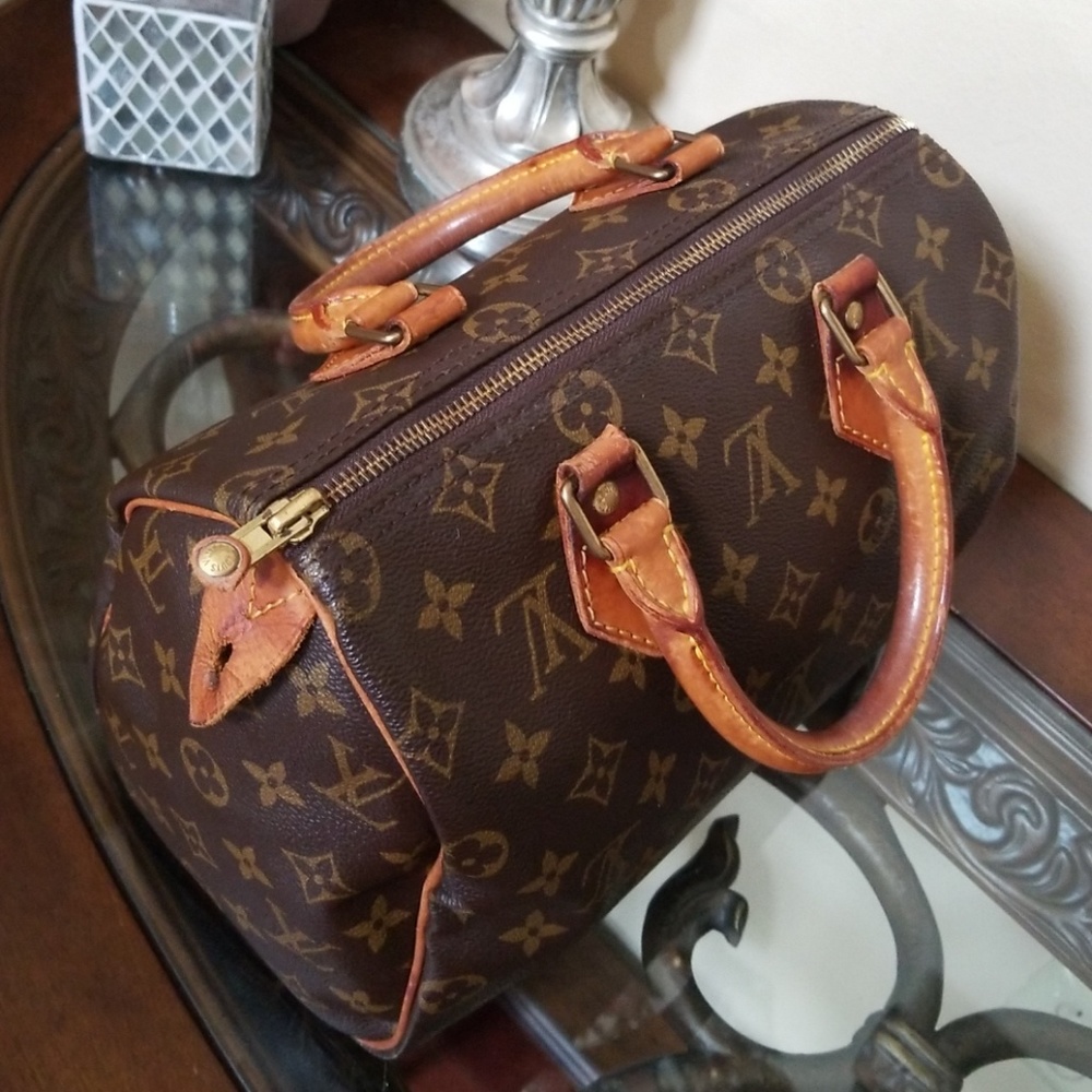 Authentic Louis Vuitton Speedy 25 - Picture 2 of 8